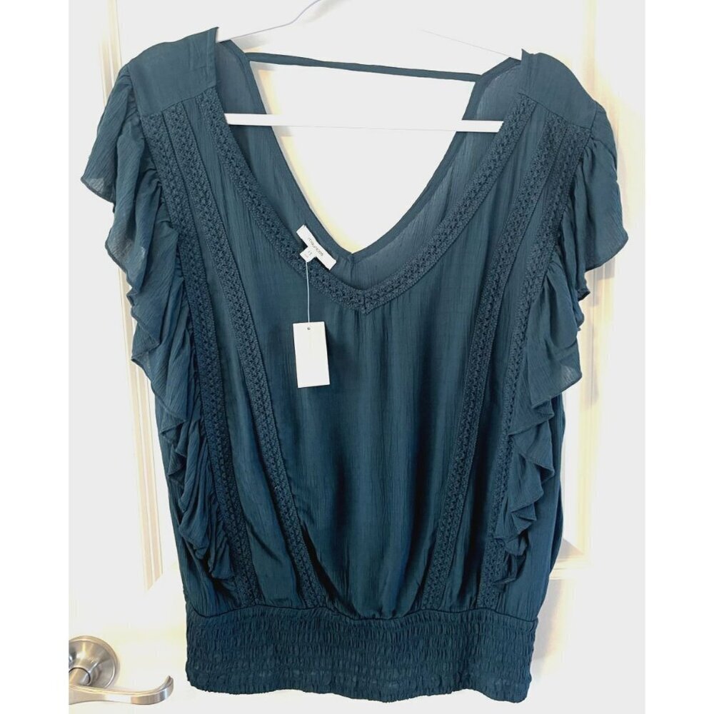 NWT Maurices Womens M Emerald Green Sleeveless VNeck Ruffle crochet trim detail
